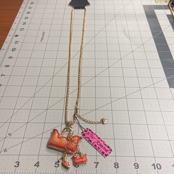 Enameled Purse Betsey Johnson Pendant 29” Chain #22 - Picture 2 of 3